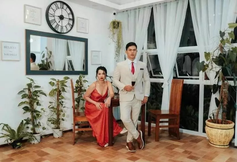 هتل Rich Vania Suites