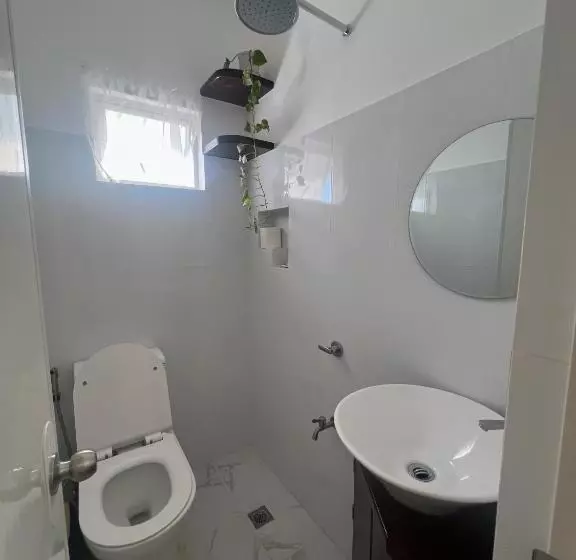 هتل Rich Vania Suites