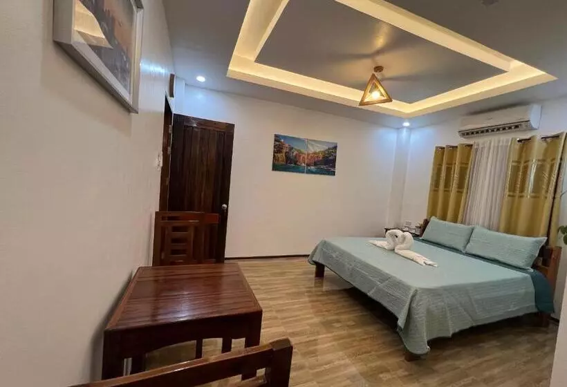 هتل Rich Vania Suites