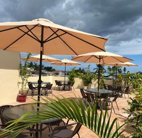 هتل Rich Vania Suites