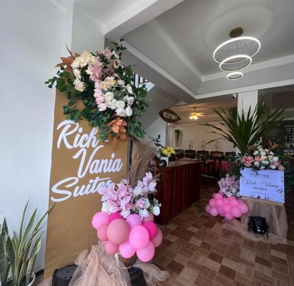 هتل Rich Vania Suites