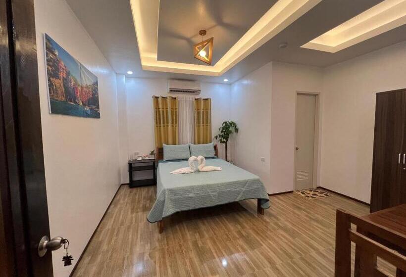 هتل Rich Vania Suites