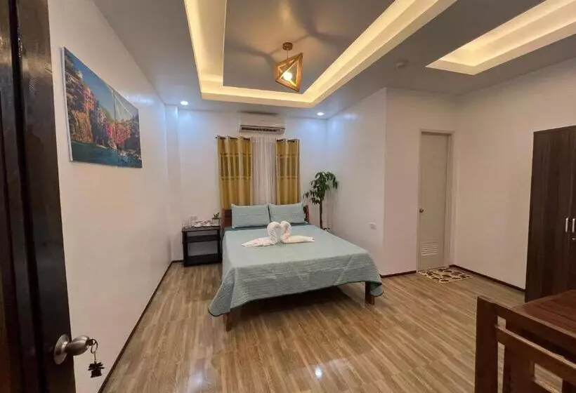 هتل Rich Vania Suites