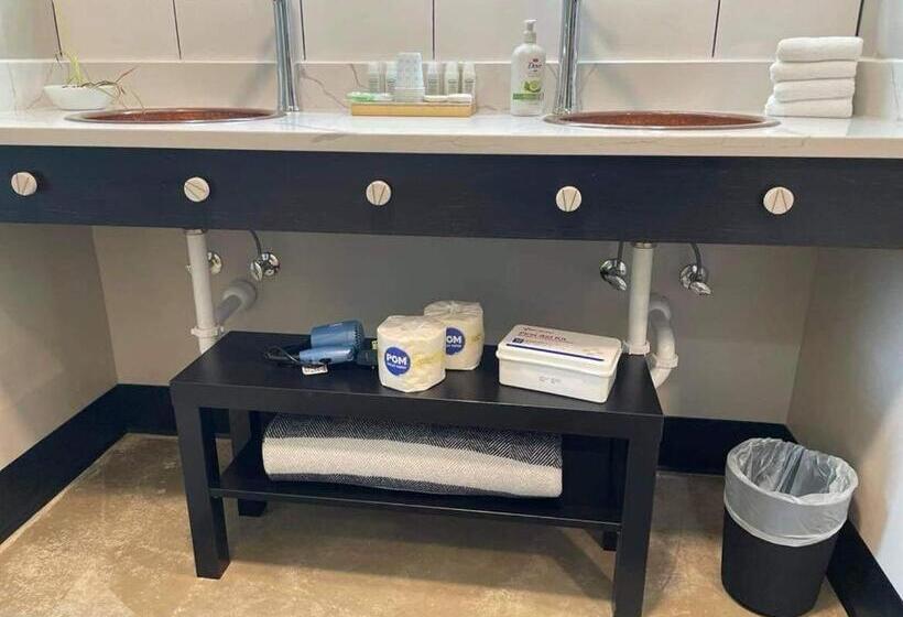 فندق Boxcar Four Family Suite Near St Louis