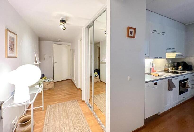 בית מלון כפרי Tilava Ja Viihtyisä Asunto, Helsinki; Paras Naapurusto