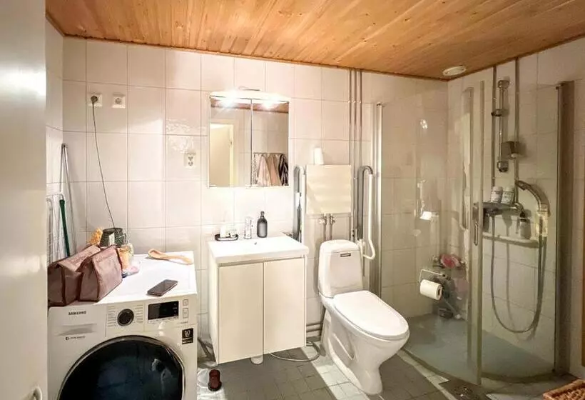 Hotelli Tilava Ja Viihtyisä Asunto, Helsinki; Paras Naapurusto
