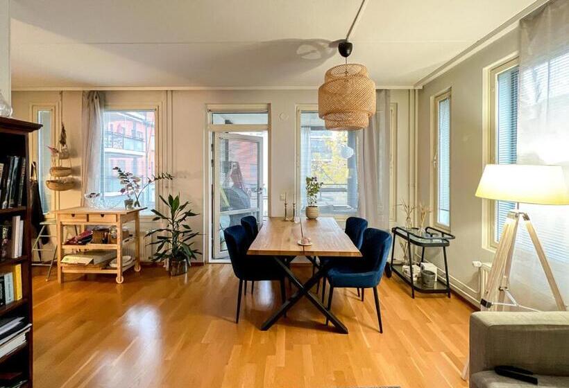 בית מלון כפרי Tilava Ja Viihtyisä Asunto, Helsinki; Paras Naapurusto