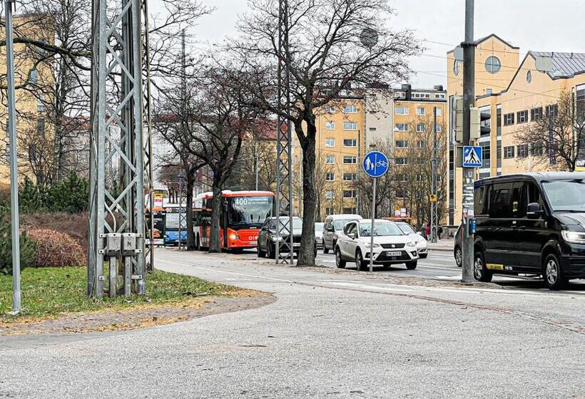 בית מלון כפרי Tilava Ja Viihtyisä Asunto, Helsinki; Paras Naapurusto