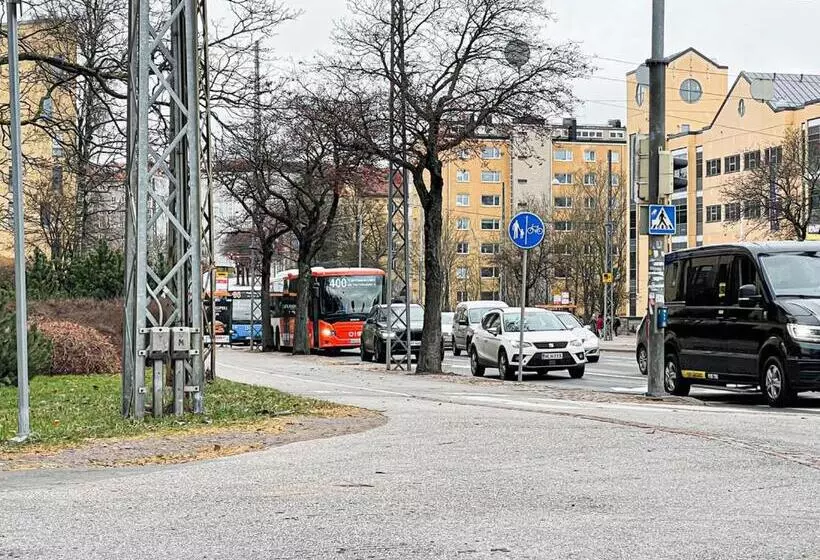 Hotelli Tilava Ja Viihtyisä Asunto, Helsinki; Paras Naapurusto