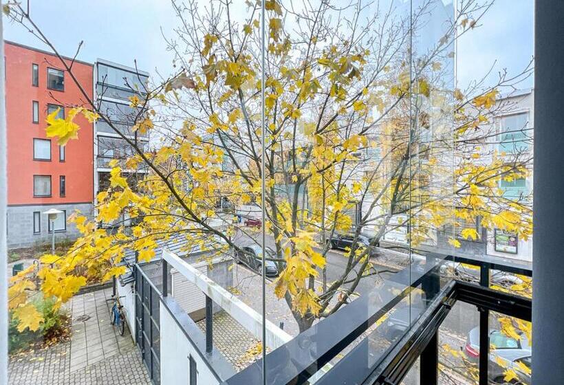 בית מלון כפרי Tilava Ja Viihtyisä Asunto, Helsinki; Paras Naapurusto