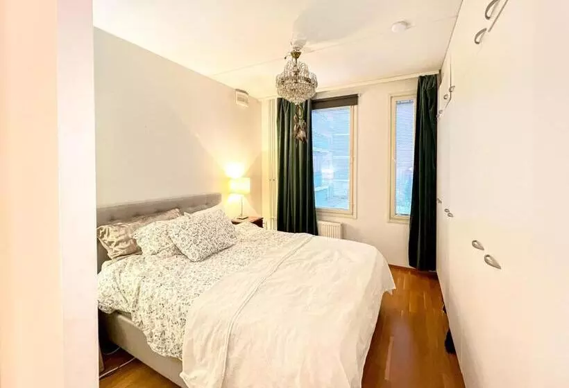 Hotelli Tilava Ja Viihtyisä Asunto, Helsinki; Paras Naapurusto
