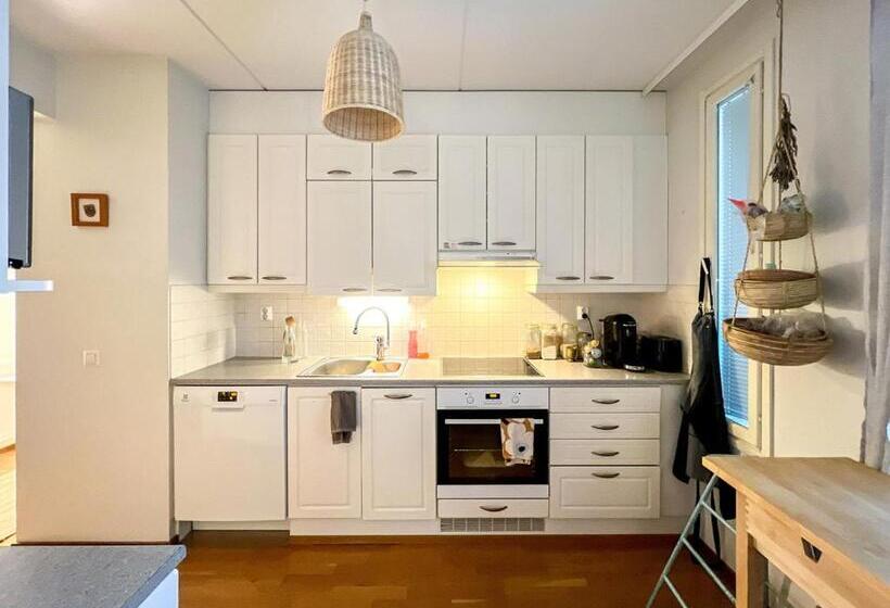 בית מלון כפרי Tilava Ja Viihtyisä Asunto, Helsinki; Paras Naapurusto