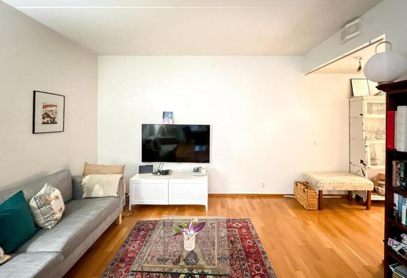 בית מלון כפרי Tilava Ja Viihtyisä Asunto, Helsinki; Paras Naapurusto