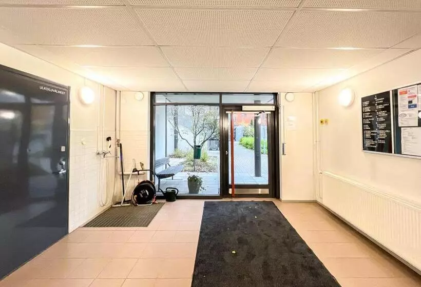 Hotelli Tilava Ja Viihtyisä Asunto, Helsinki; Paras Naapurusto