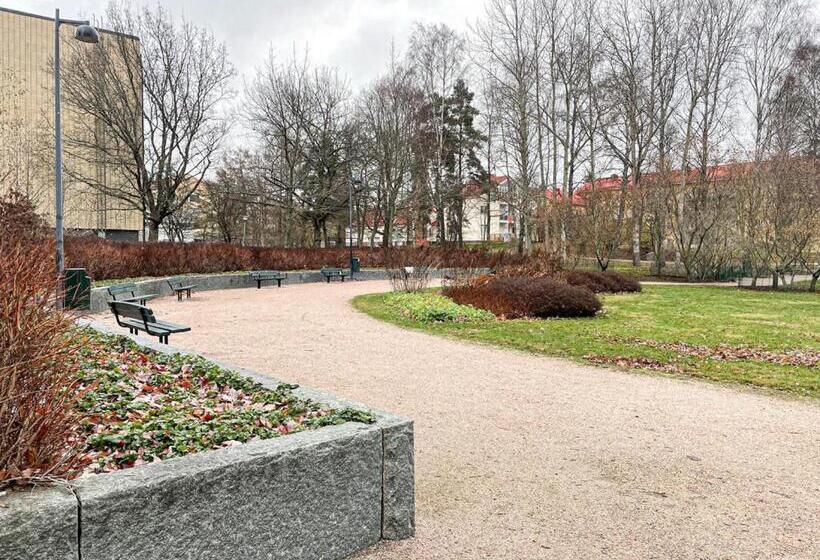 בית מלון כפרי Tilava Ja Viihtyisä Asunto, Helsinki; Paras Naapurusto