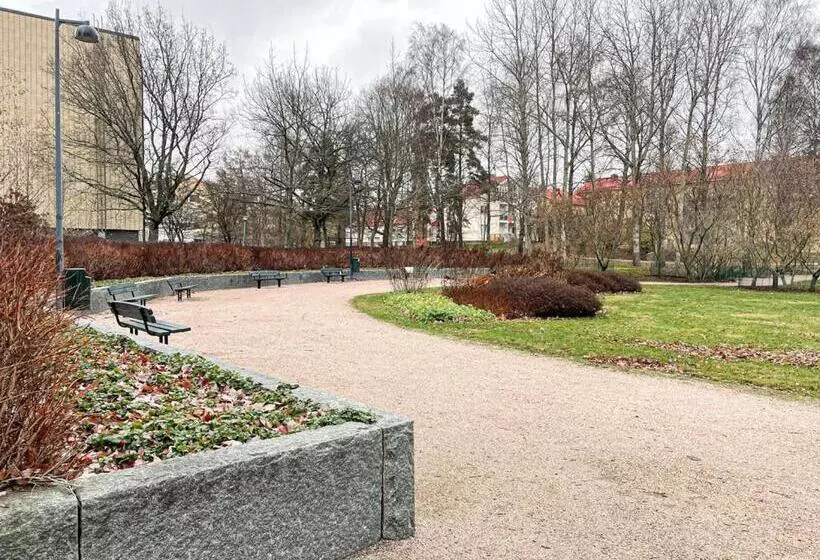 Hotelli Tilava Ja Viihtyisä Asunto, Helsinki; Paras Naapurusto