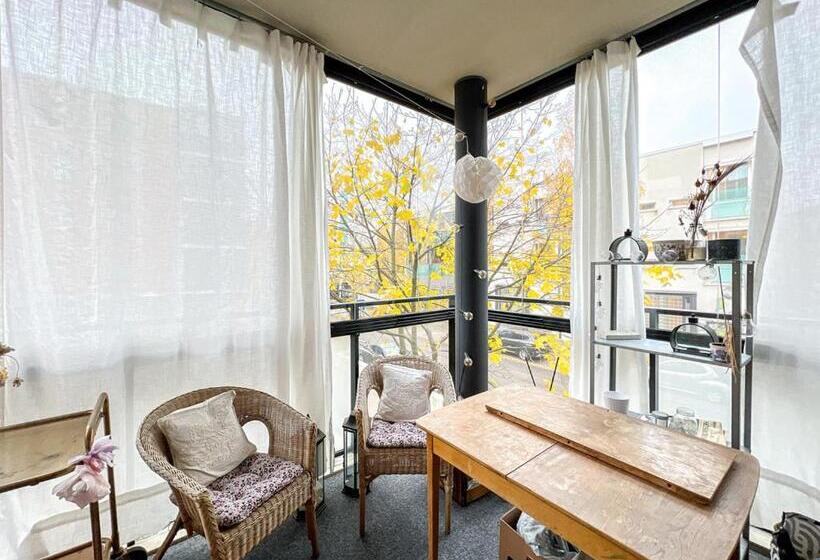 בית מלון כפרי Tilava Ja Viihtyisä Asunto, Helsinki; Paras Naapurusto