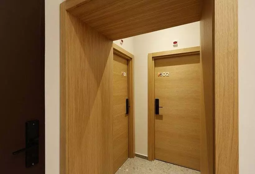 پانسیون Hop Inn Rooms & Suites