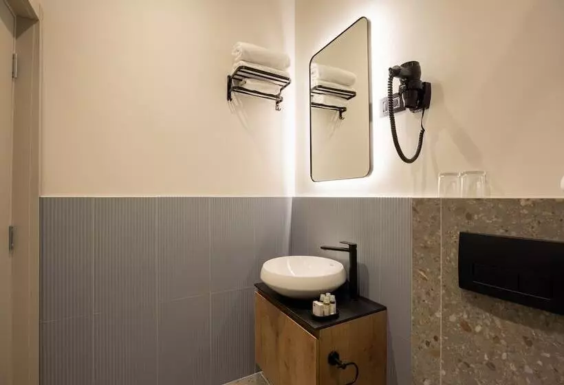 پانسیون Hop Inn Rooms & Suites
