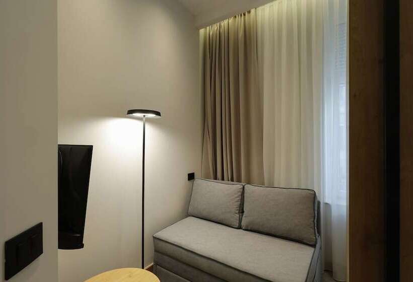 پانسیون Hop Inn Rooms & Suites