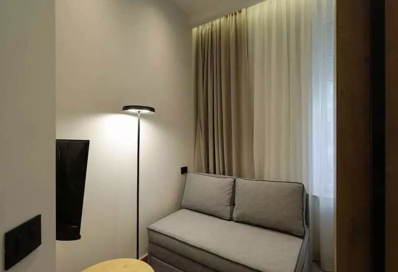 پانسیون Hop Inn Rooms & Suites