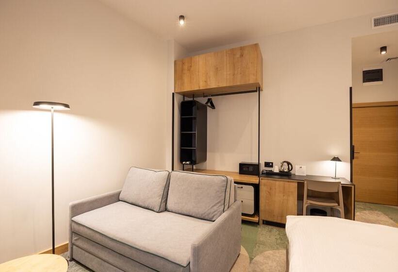 پانسیون Hop Inn Rooms & Suites