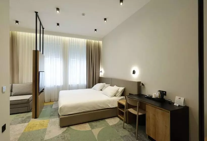 پانسیون Hop Inn Rooms & Suites