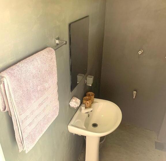 膳宿费 Salty Fish Mirissa