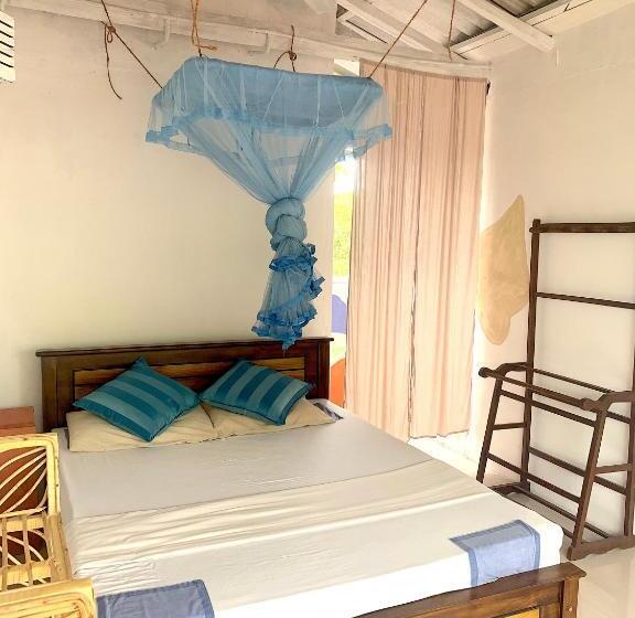 膳宿费 Salty Fish Mirissa