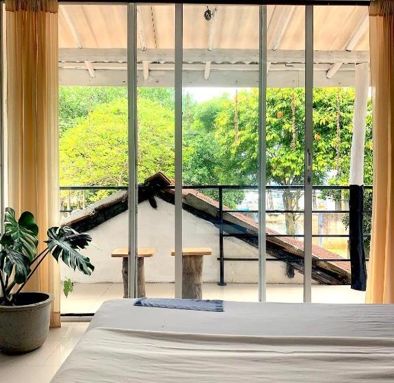 膳宿费 Salty Fish Mirissa