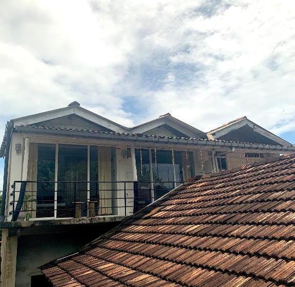 膳宿费 Salty Fish Mirissa