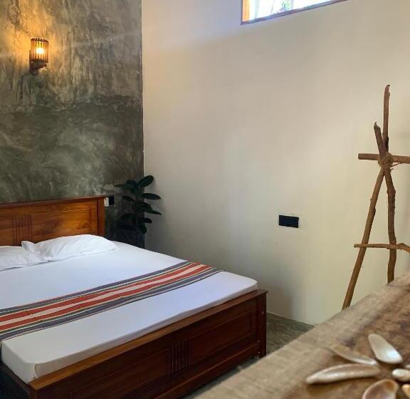 膳宿费 Salty Fish Mirissa