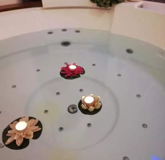 Majatalo Yellow House Guest House