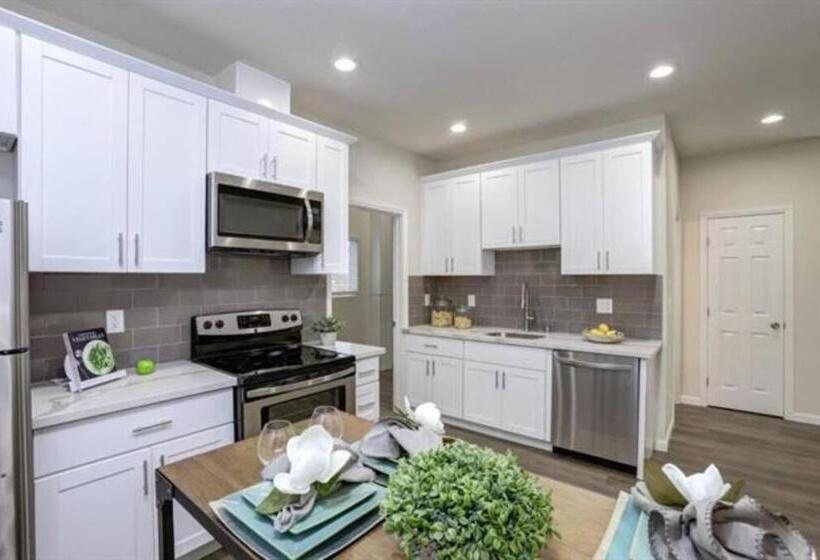 San Jose Shark House Unit 1