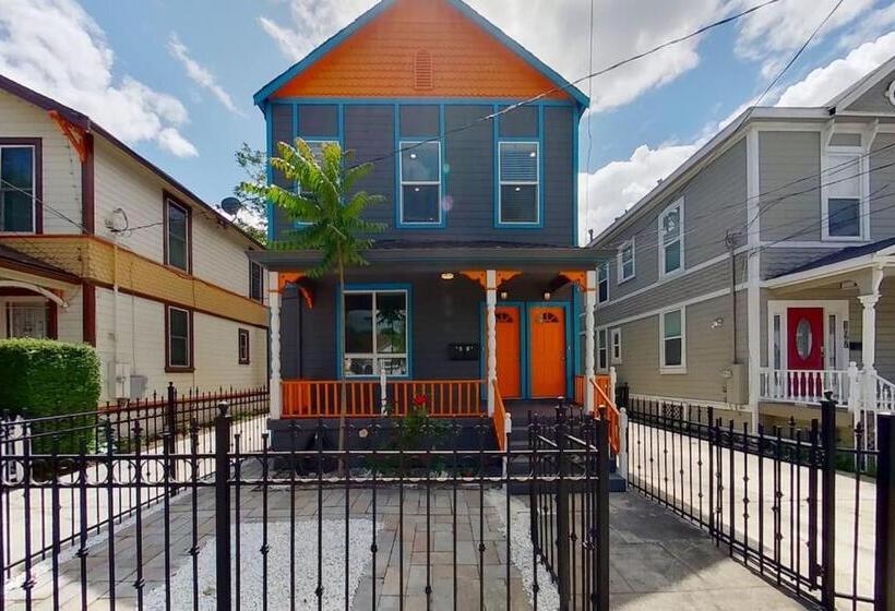 San Jose Shark House Unit 1