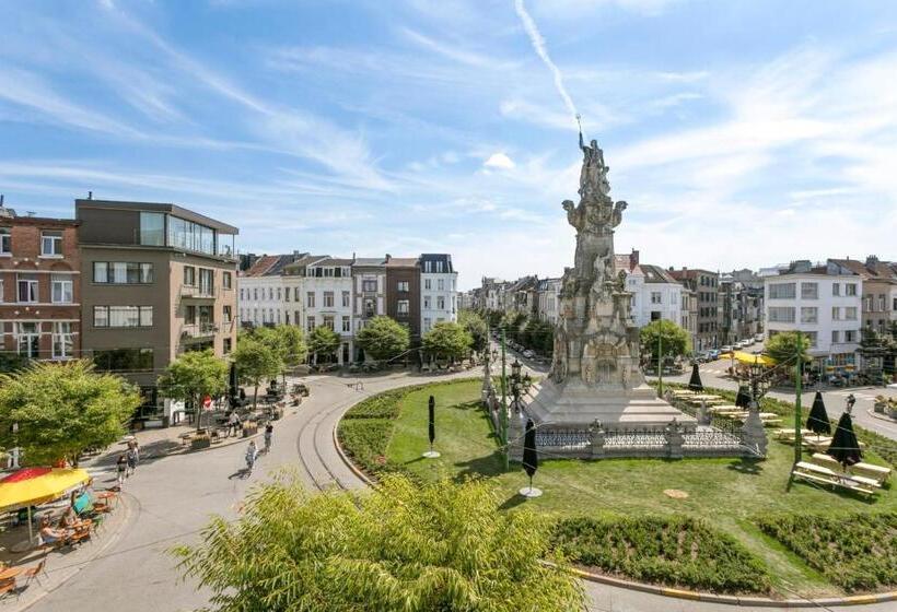 National City Apartments