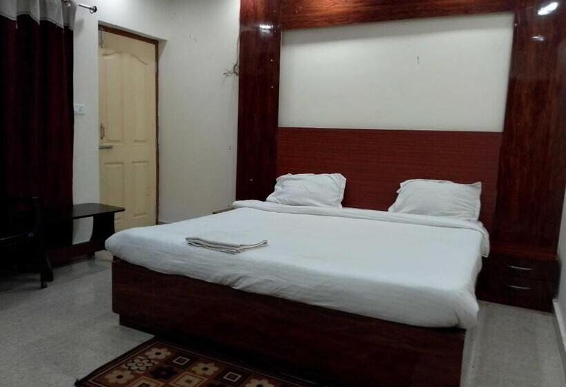 Flagship Hotel Ganpat