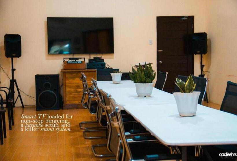 The Family Resthouse And Resort