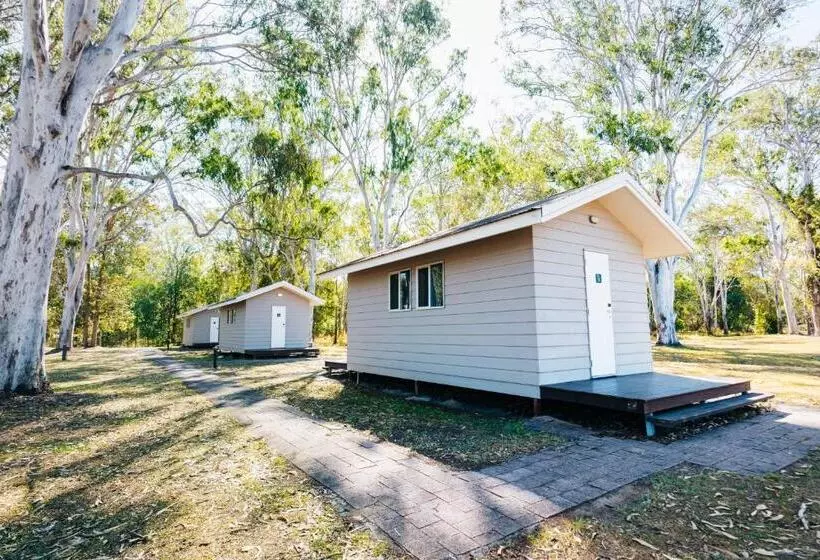 Retkeilymaja Kangarooms Noosa Everglades Yha