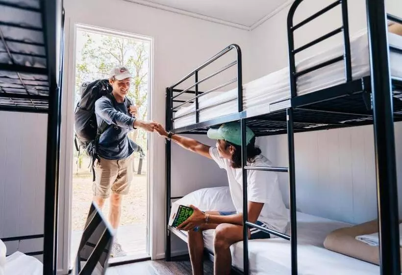 Retkeilymaja Kangarooms Noosa Everglades Yha