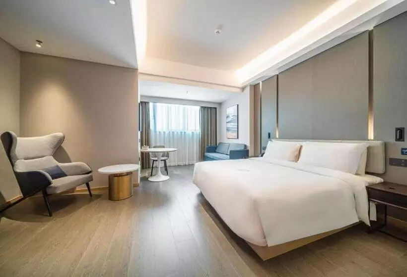 Atour Hotel Shenzhen Luohu Vientiane City