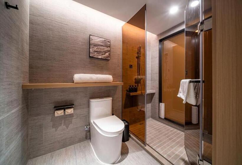 Atour Hotel Shenzhen Luohu Vientiane City