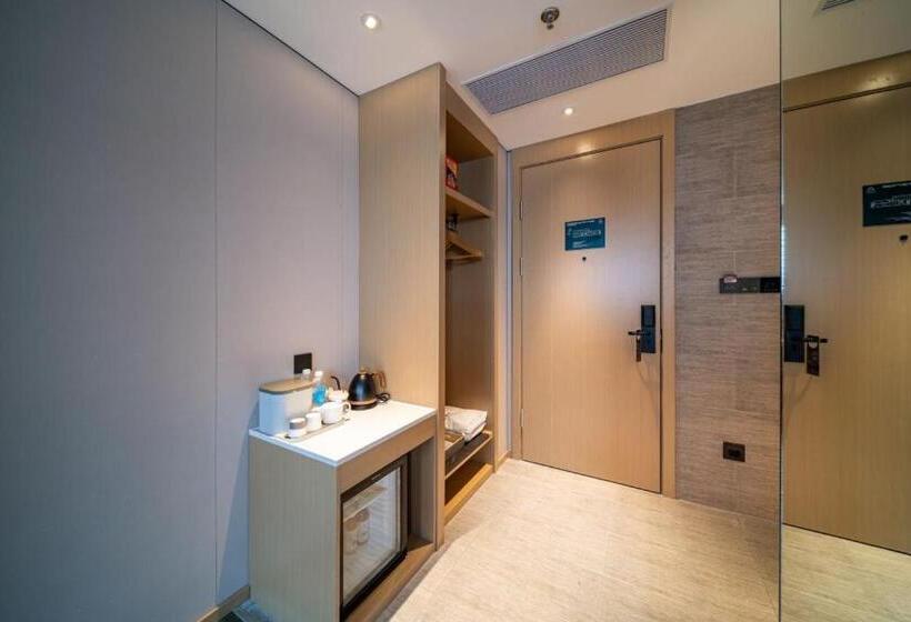 Atour Hotel Shenzhen Luohu Vientiane City