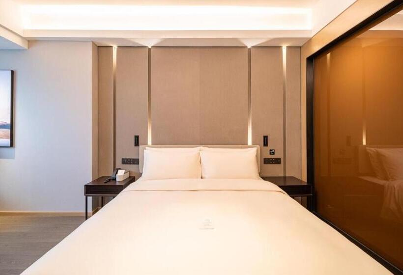 Atour Hotel Shenzhen Luohu Vientiane City