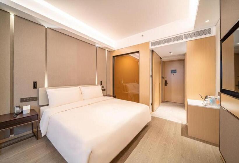 Atour Hotel Shenzhen Luohu Vientiane City
