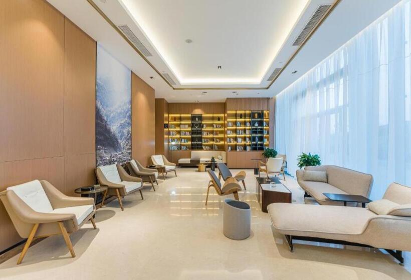 Atour Hotel Tianjin Binhai High Speed Railway Station