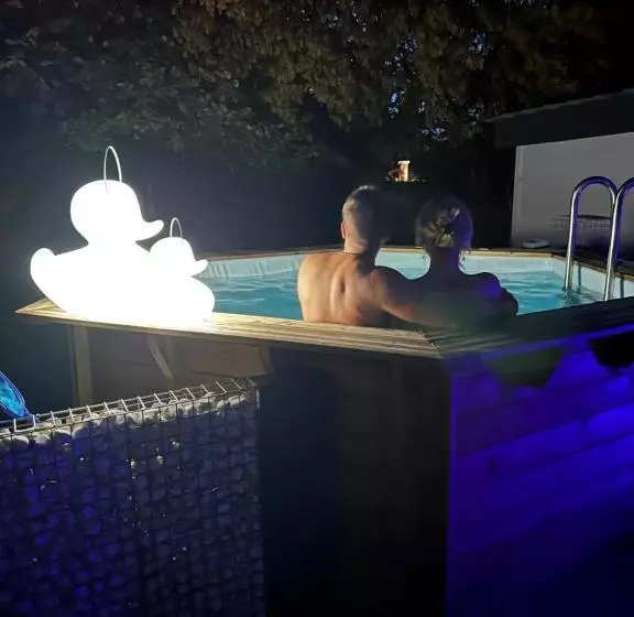 تختخواب و صبحانه Cosy@beauty