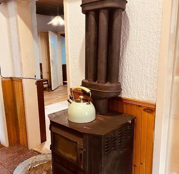 تختخواب و صبحانه Eagle House