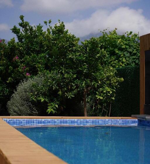 تختخواب و صبحانه Lb Boutique