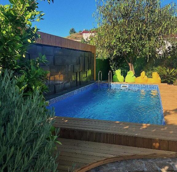 تختخواب و صبحانه Lb Boutique